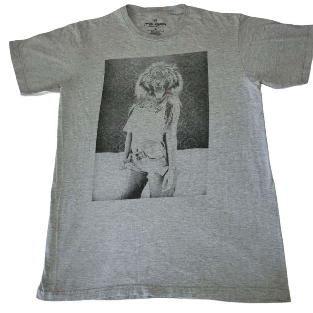 It's Sugar You Know You Want It Gray T-shirt Featuring Girl W/ Tiger Head Large